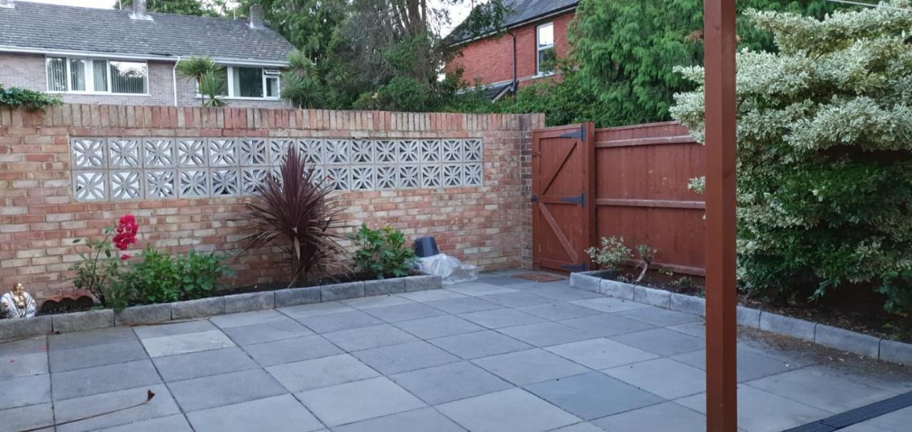 Villa 2 Bed semi-detached house Poole Exterior foto