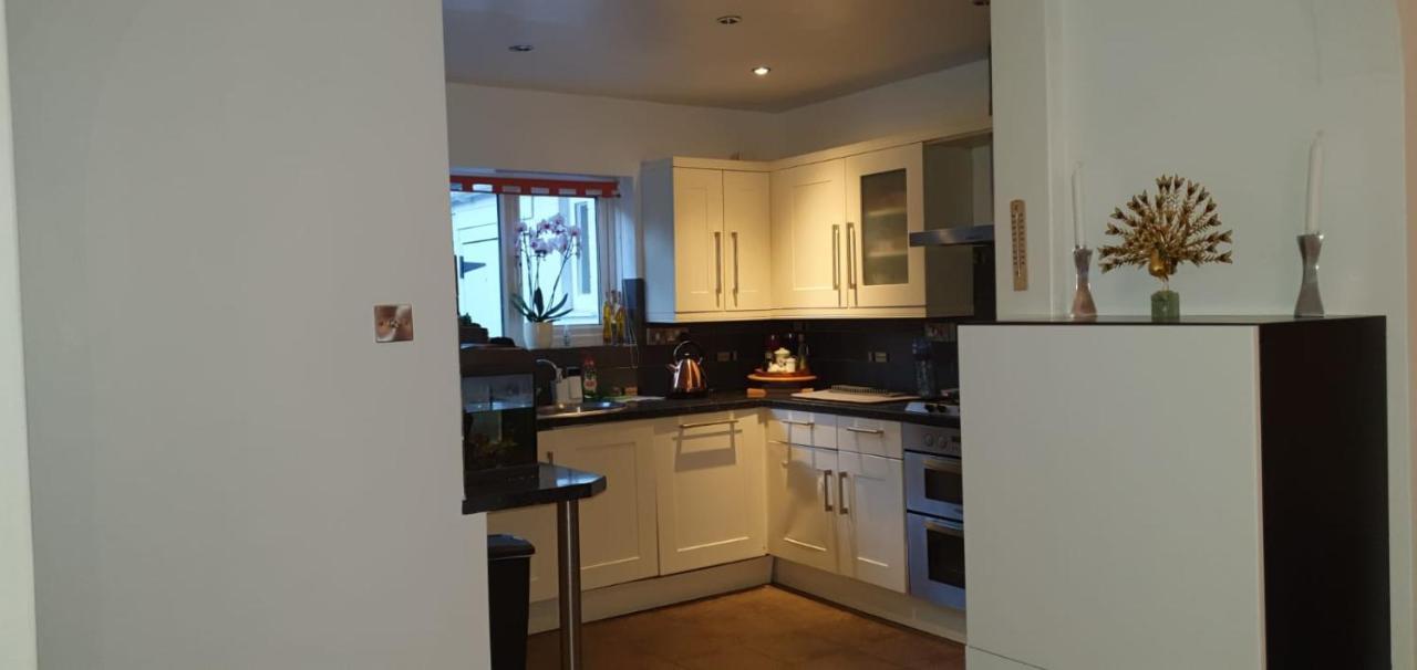 Villa 2 Bed semi-detached house Poole Exterior foto